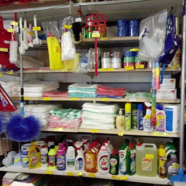 Čistiace prostriedky, pomôcky a tašky
